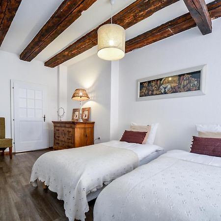 Les Appartements De Louise Рикевір Екстер'єр фото